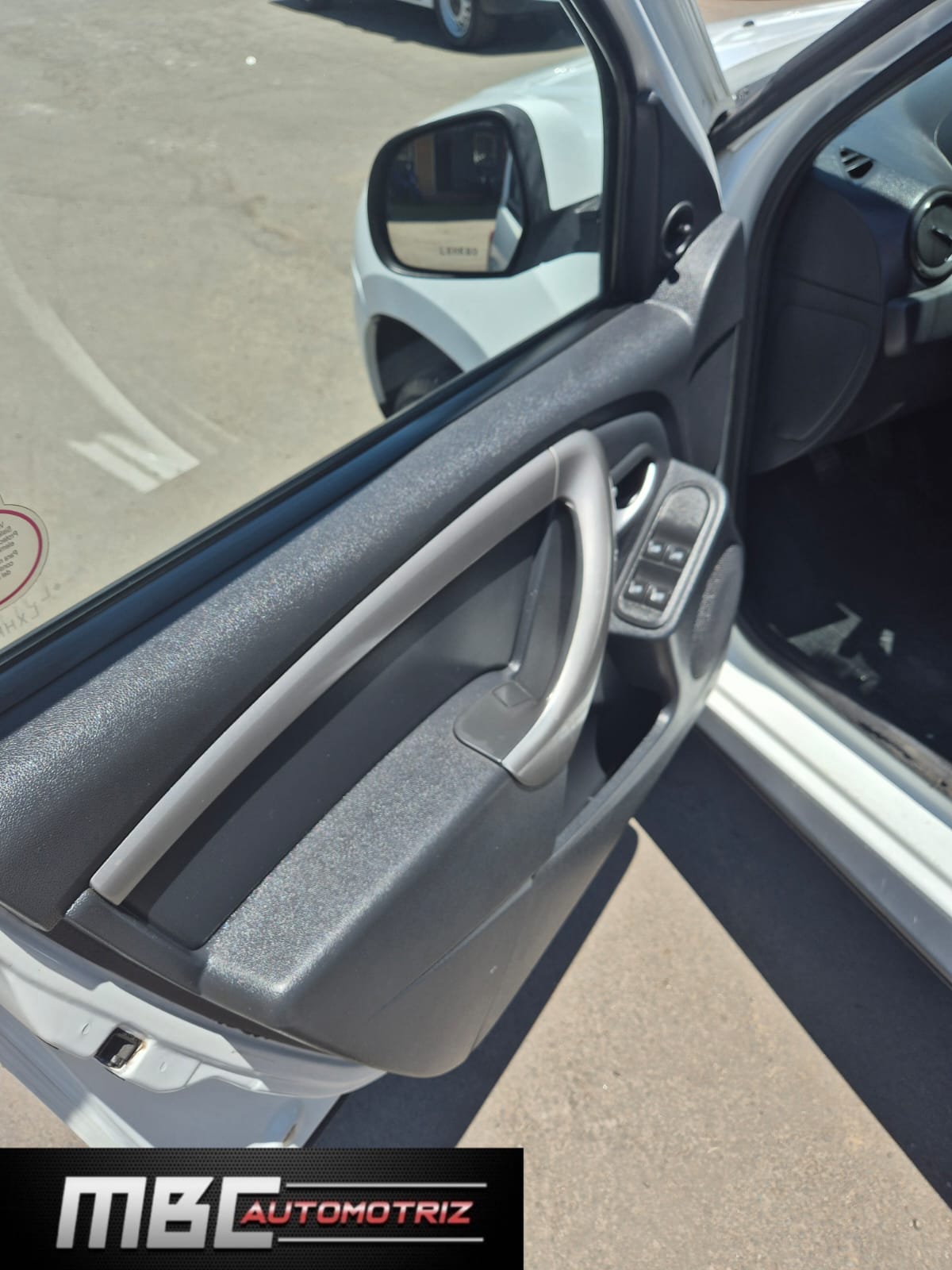 WhatsApp Image 2025-12-03 at 14.17.06 (2)